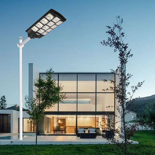 Integrated high-power solar street lights